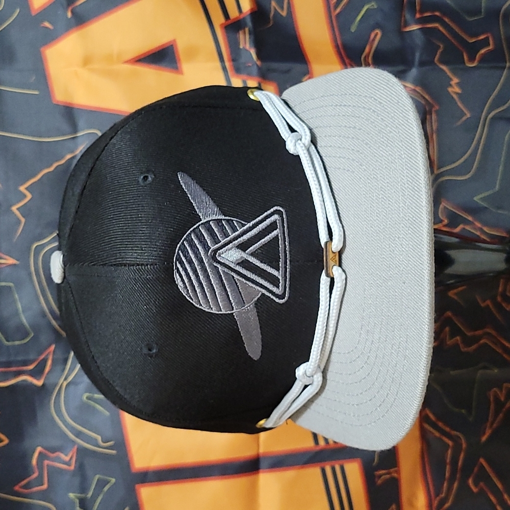 Findlay Hats Snapback Black Gray Saturn Crown